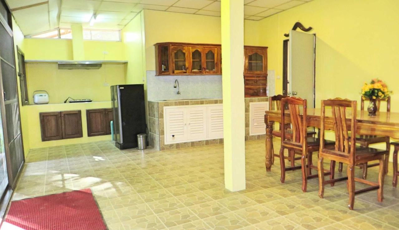 Hotel Isaan Perazim Park à Roi Et Extérieur photo