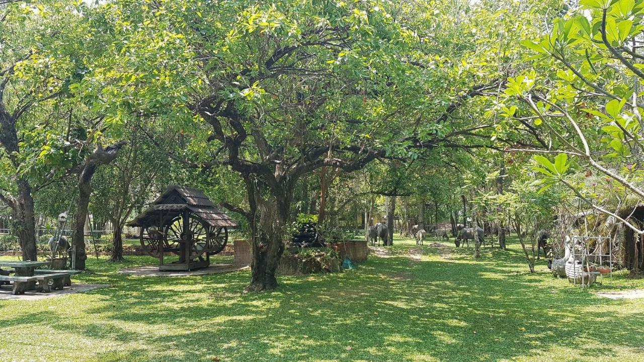 Hotel Isaan Perazim Park à Roi Et Extérieur photo