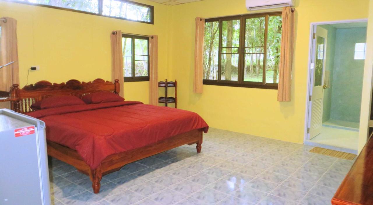 Hotel Isaan Perazim Park à Roi Et Extérieur photo