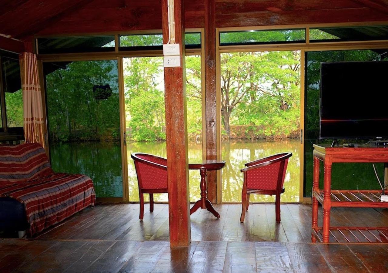 Hotel Isaan Perazim Park à Roi Et Extérieur photo
