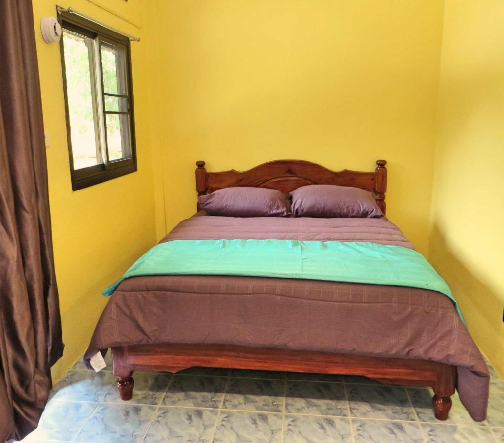 Hotel Isaan Perazim Park à Roi Et Extérieur photo