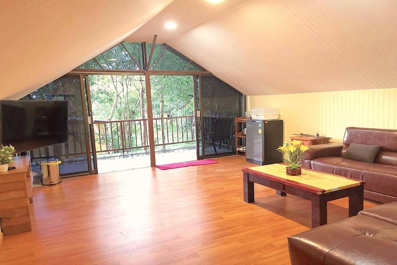 Hotel Isaan Perazim Park à Roi Et Extérieur photo