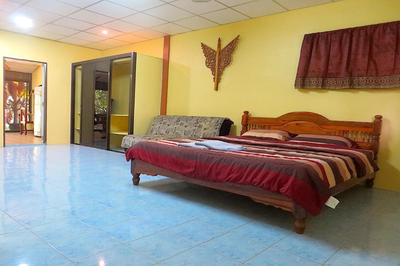 Hotel Isaan Perazim Park à Roi Et Extérieur photo