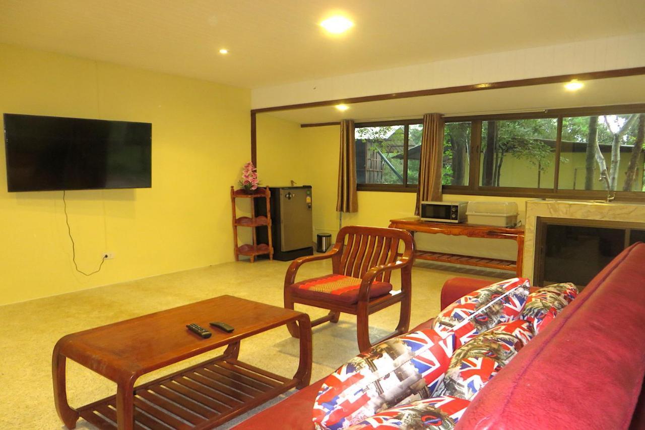 Hotel Isaan Perazim Park à Roi Et Extérieur photo