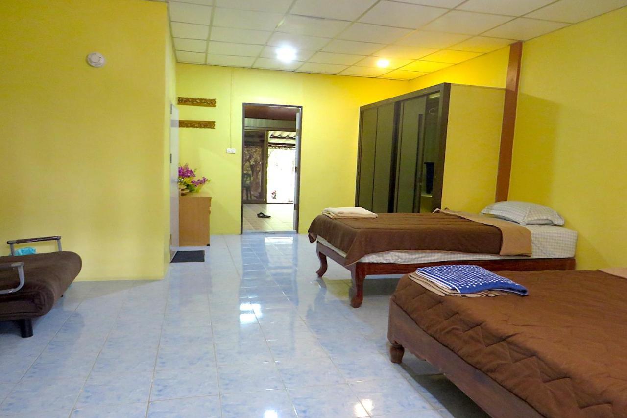Hotel Isaan Perazim Park à Roi Et Extérieur photo