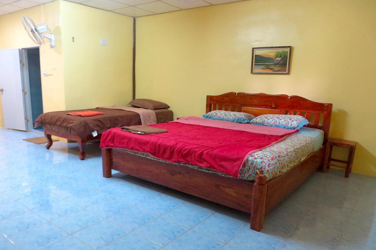 Hotel Isaan Perazim Park à Roi Et Extérieur photo