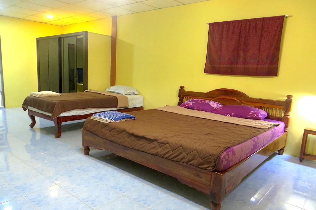 Hotel Isaan Perazim Park à Roi Et Extérieur photo