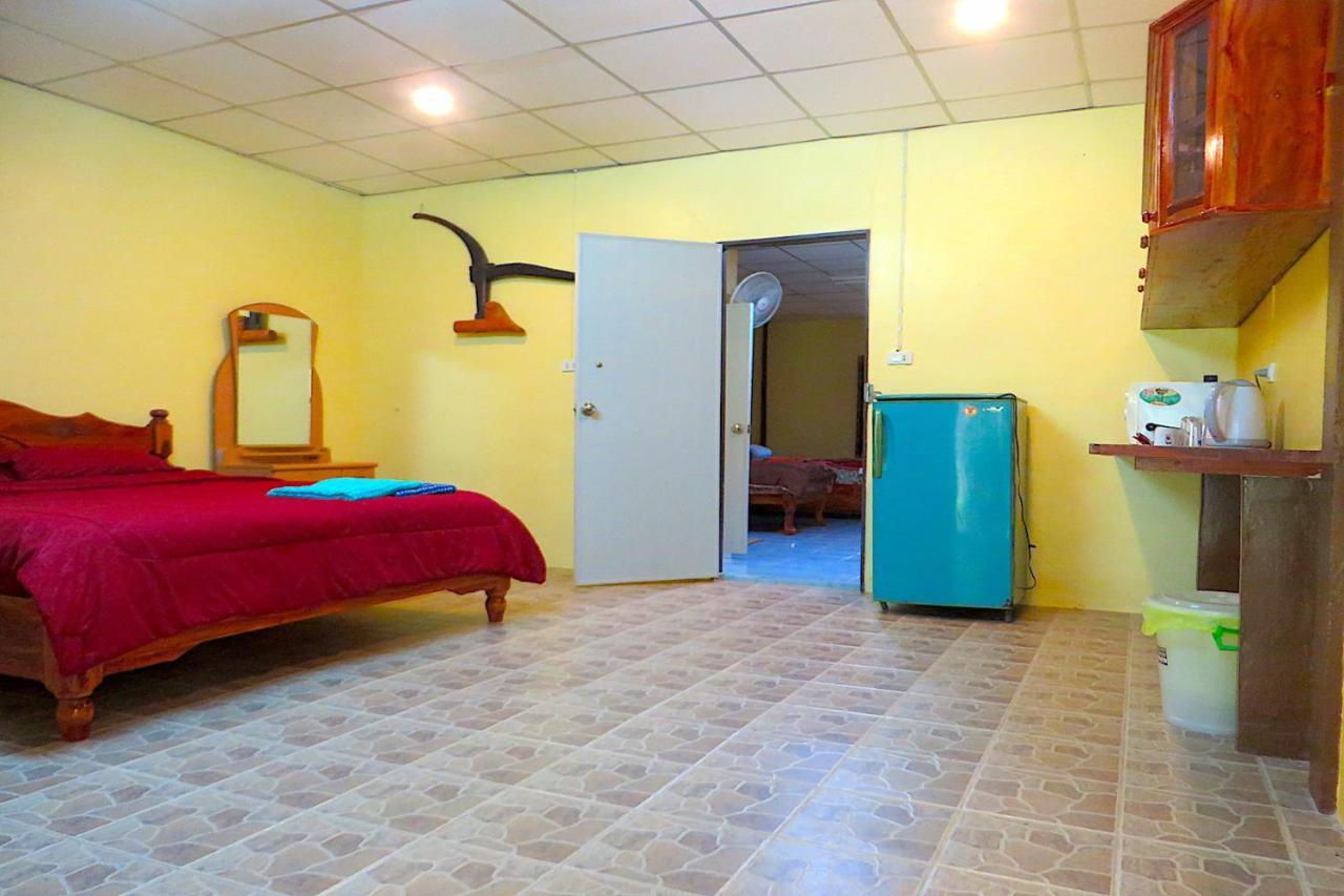 Hotel Isaan Perazim Park à Roi Et Extérieur photo