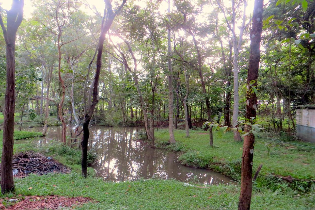 Hotel Isaan Perazim Park à Roi Et Extérieur photo