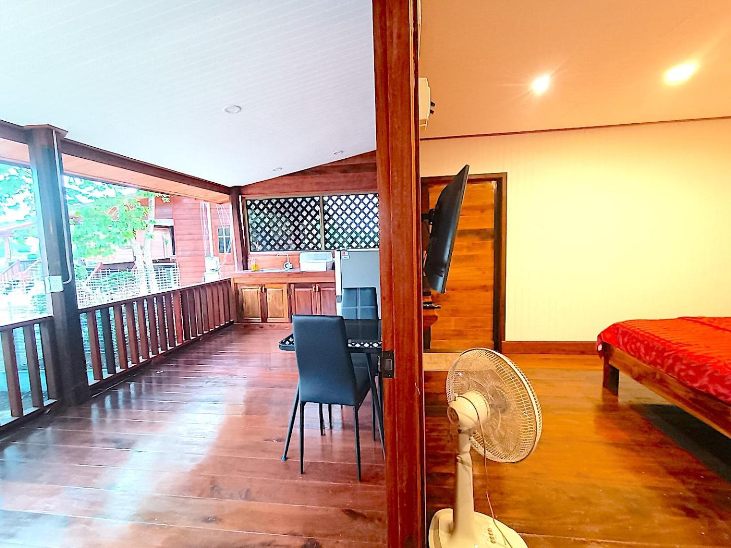 Hotel Isaan Perazim Park à Roi Et Extérieur photo